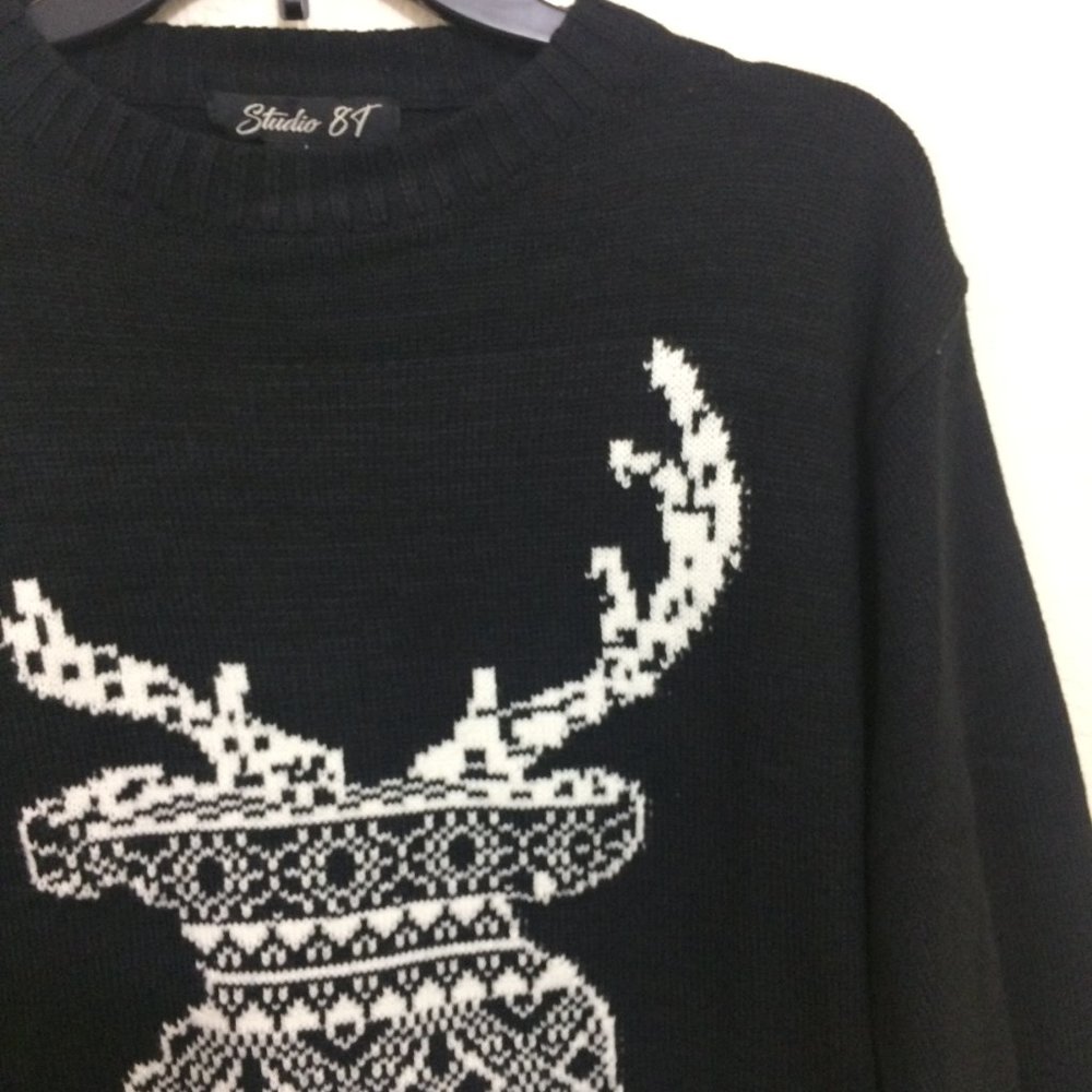 Studio 8T Christmas Sweater Holidays Reindeer NWOT - Picture 5 of 10